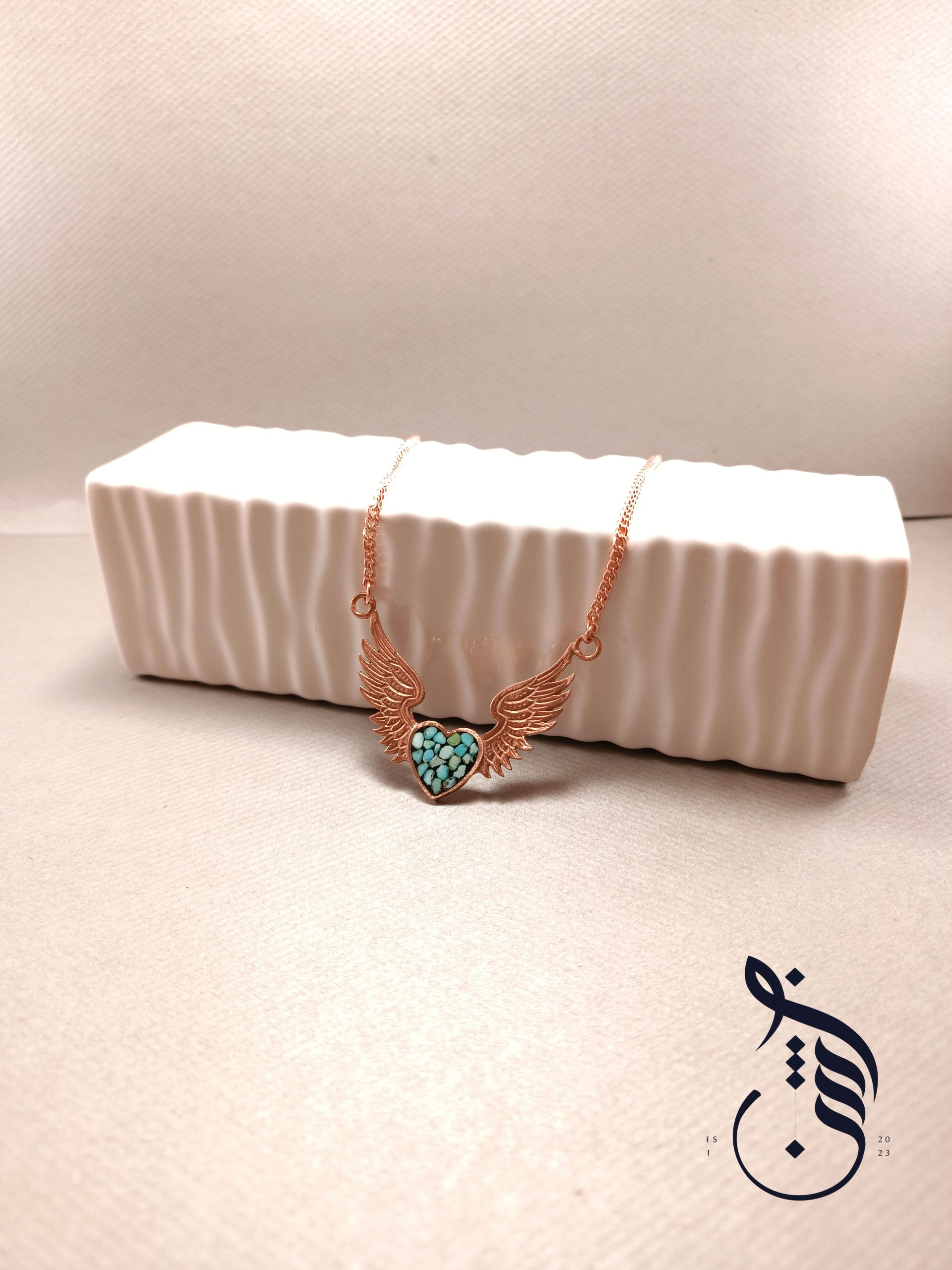 گردنبند مس و فیروزه کوبی قلب بالدار