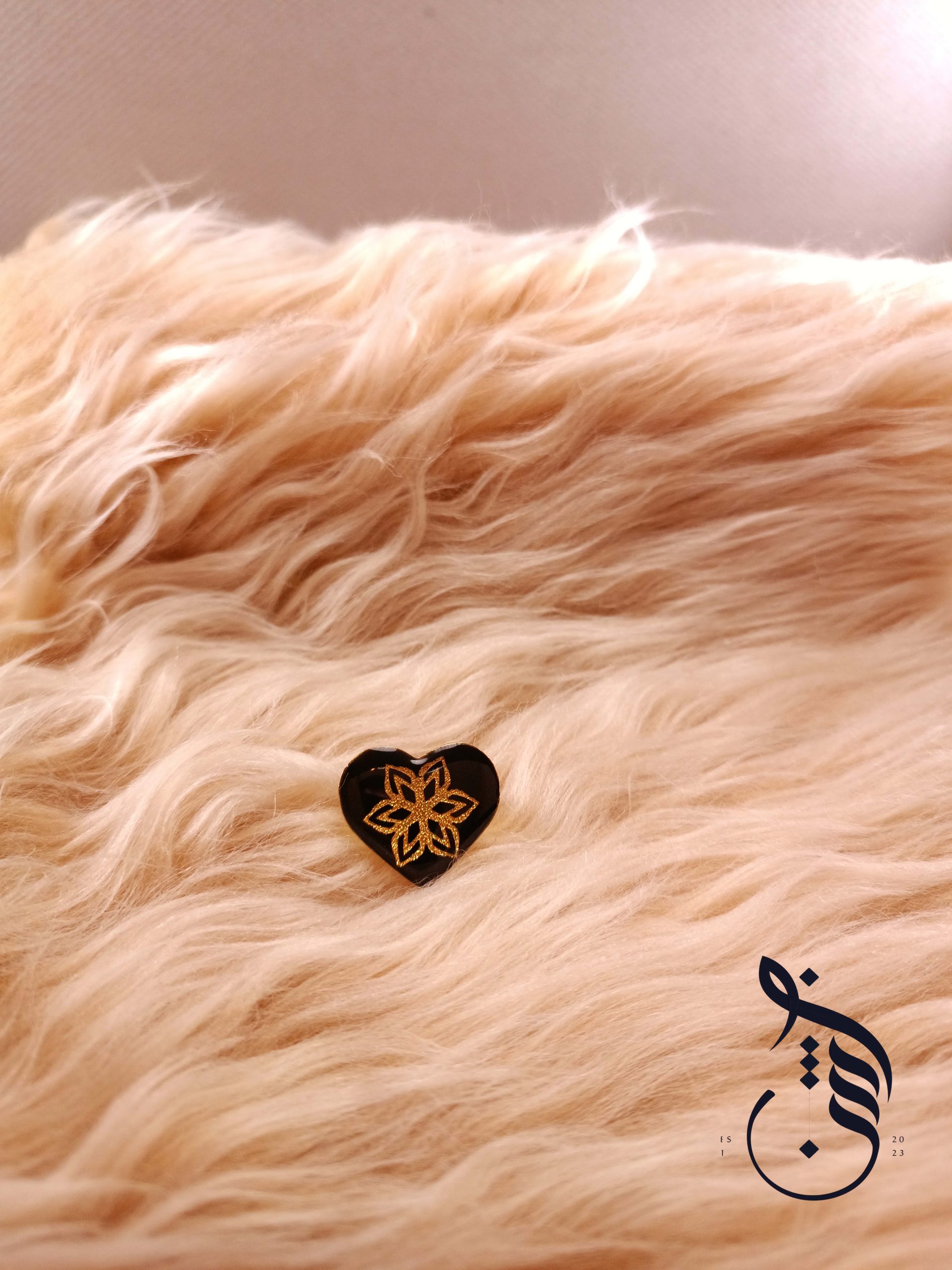 انگشتر رزینی ستاره طلایی