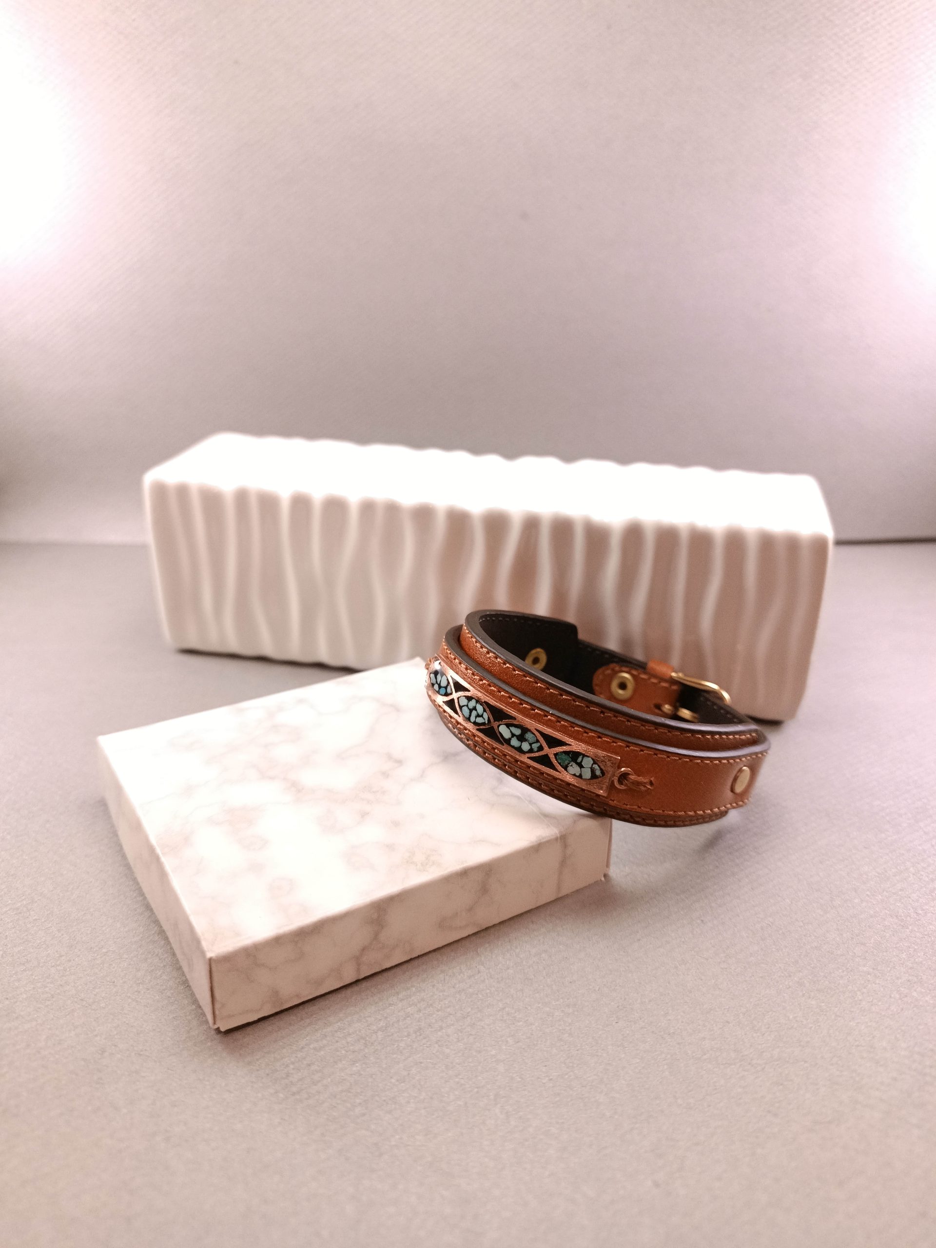 دستبند چرمی مس و فیروزه کوبی آراسته