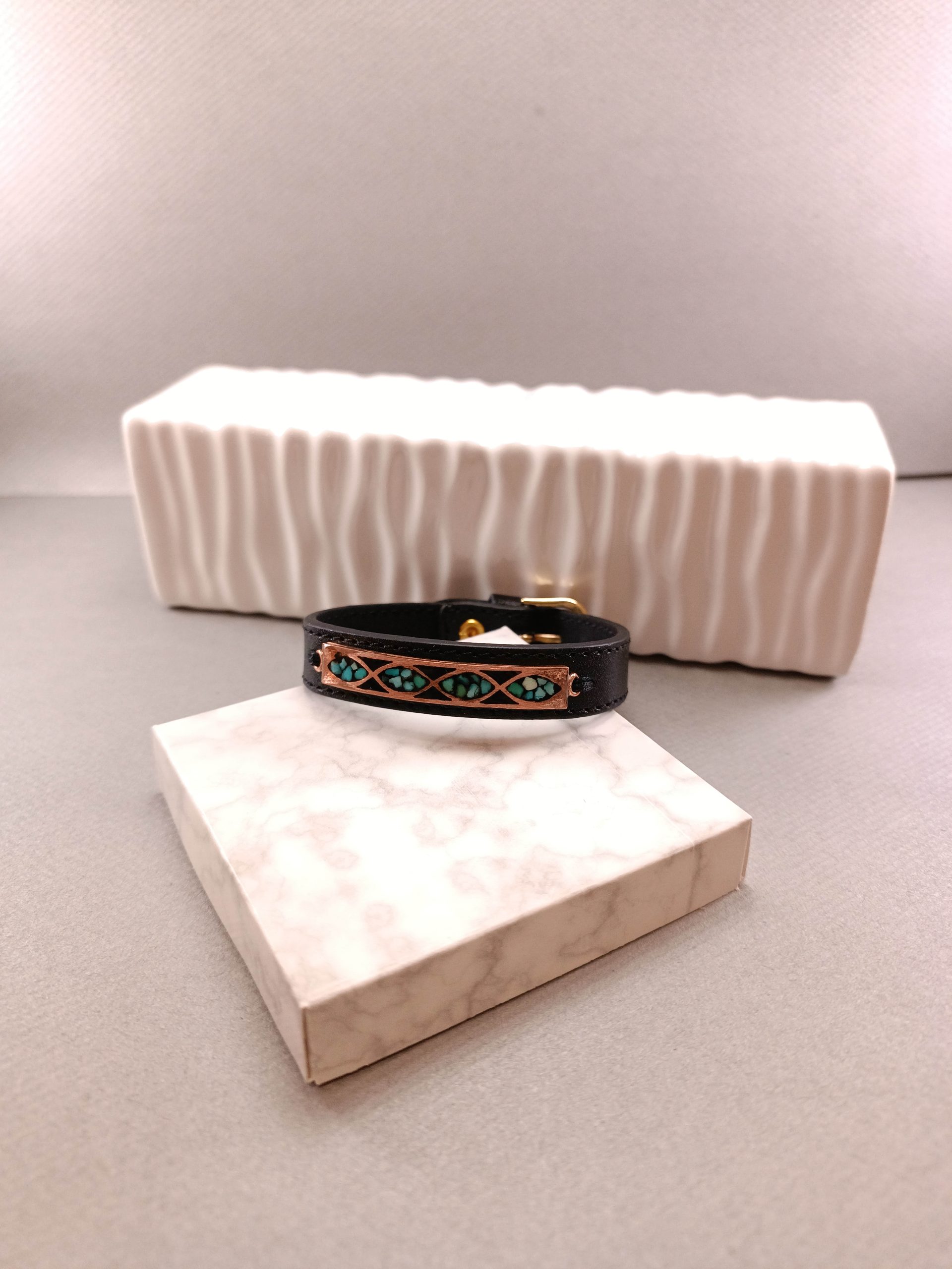 دستبند چرمی مس و فیروزه کوبی آراسته